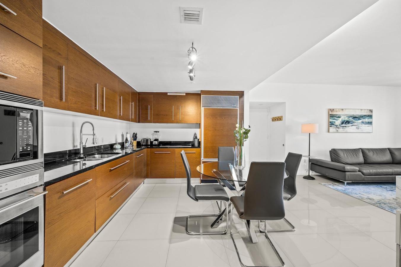 *Iconic W Icon Condo/ Pool&Waterviews*Freespa* ไมอามี ภายนอก รูปภาพ
